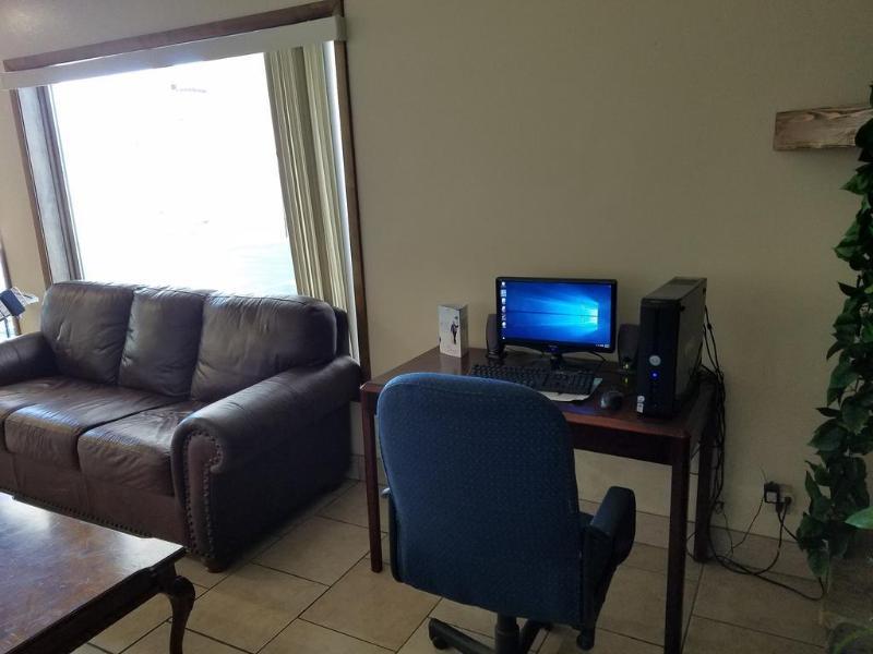 Days Inn By Wyndham Delta Bagian luar foto